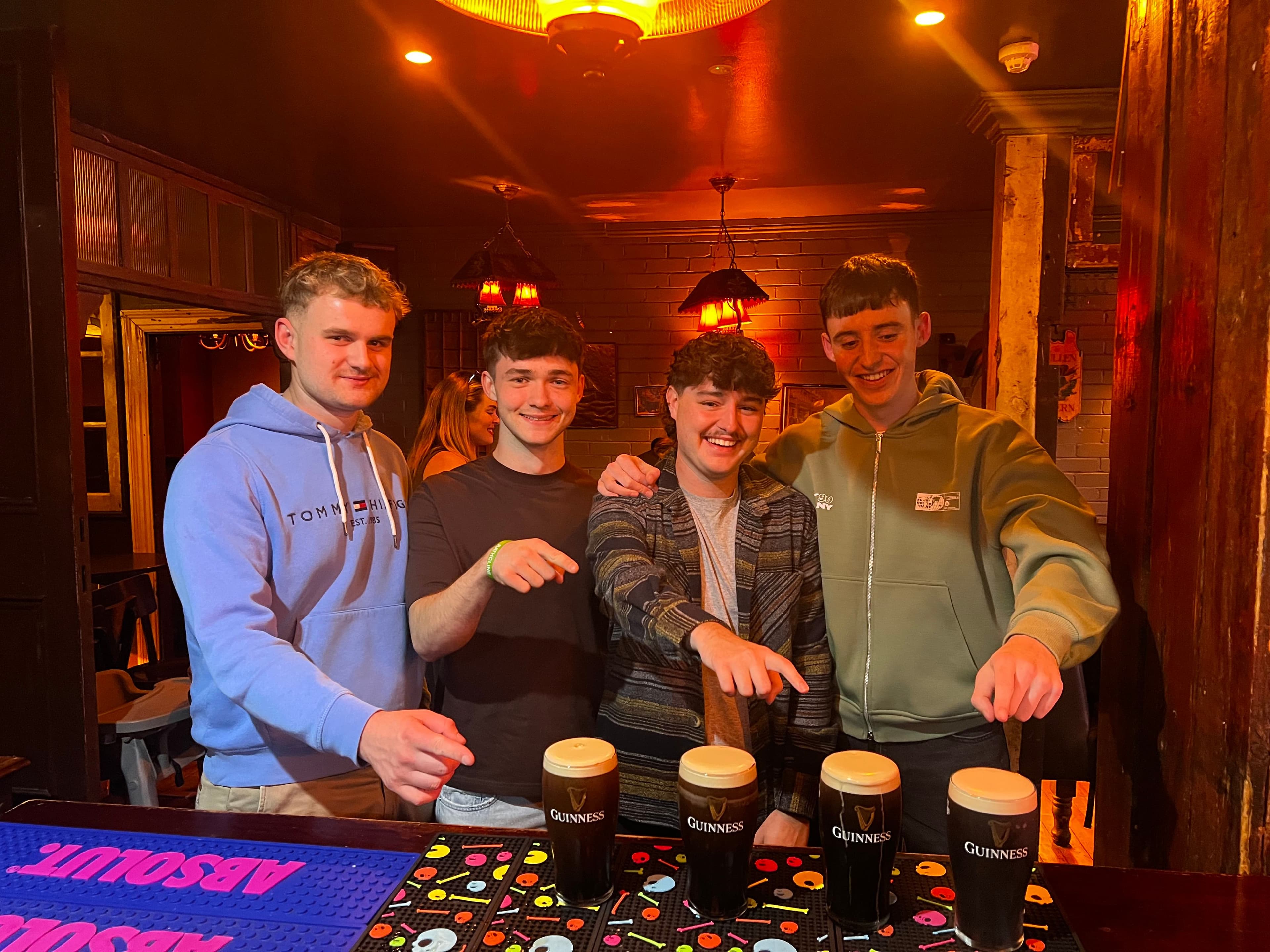 Stroll To The Stout — pint-pour